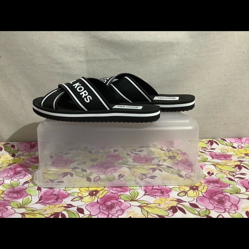 Michael Kors Women Slides - Picture 2 of 7